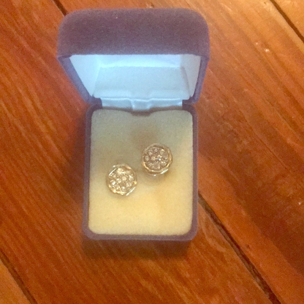 Sparkly post earrings